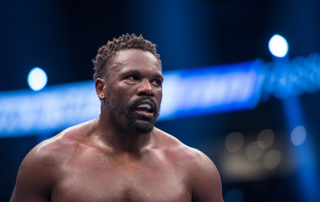 Dereck Chisora of Britain in action against Kubrat Pulev of Bulgaria during their European Heavyweight Championship boxing match in Hamburg, Germany, 07 May 2016. Photo:�LUKAS�SCHULZE/dpa